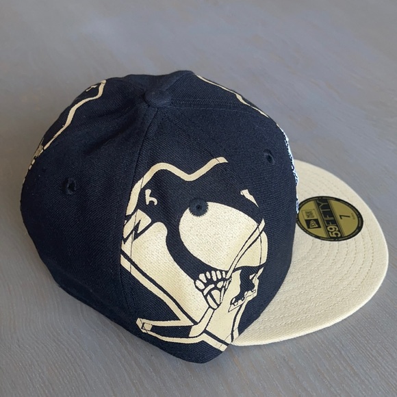 New Era 59Fifty Pittsburgh Penguins Fitted Hat - Picture 2 of 6